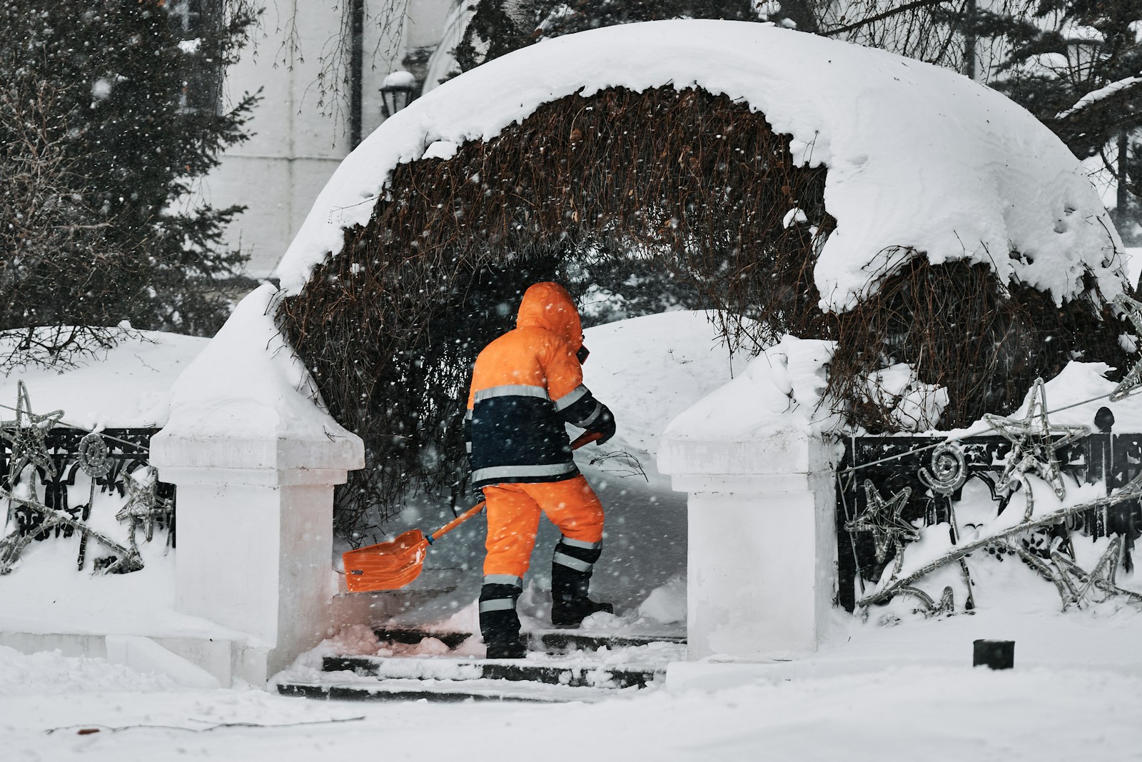 Winter Workplace Hazards: Common Injuries and How Workers’ Comp Insurance Can Help